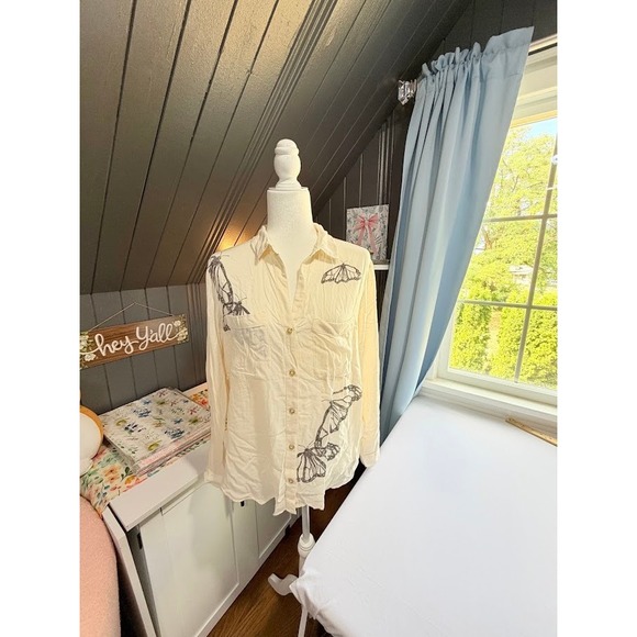 Lane Lloyd for Pilcro Tops - Lane Lloyd for Pilcro Anthropologie Butterfly Graphic Button Down Shirt Cream M